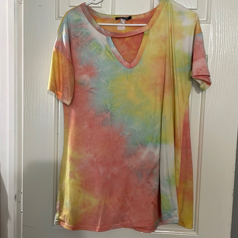 Tie dye too with key hole neck. Size med